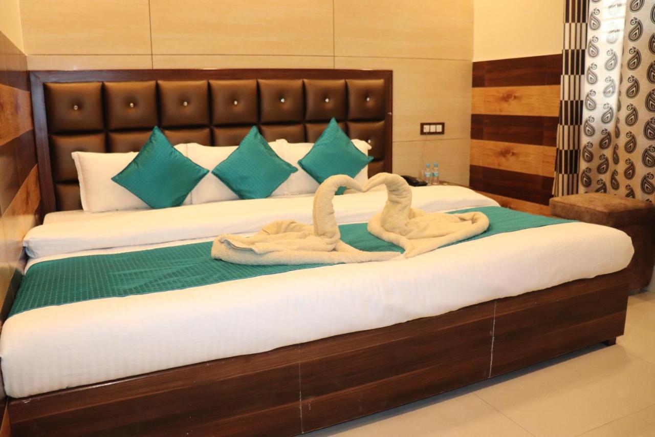 Hotel Famous Haridwār Buitenkant foto