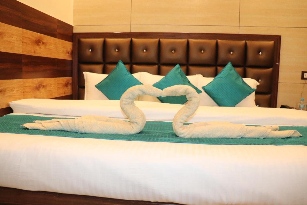 Hotel Famous Haridwār Buitenkant foto